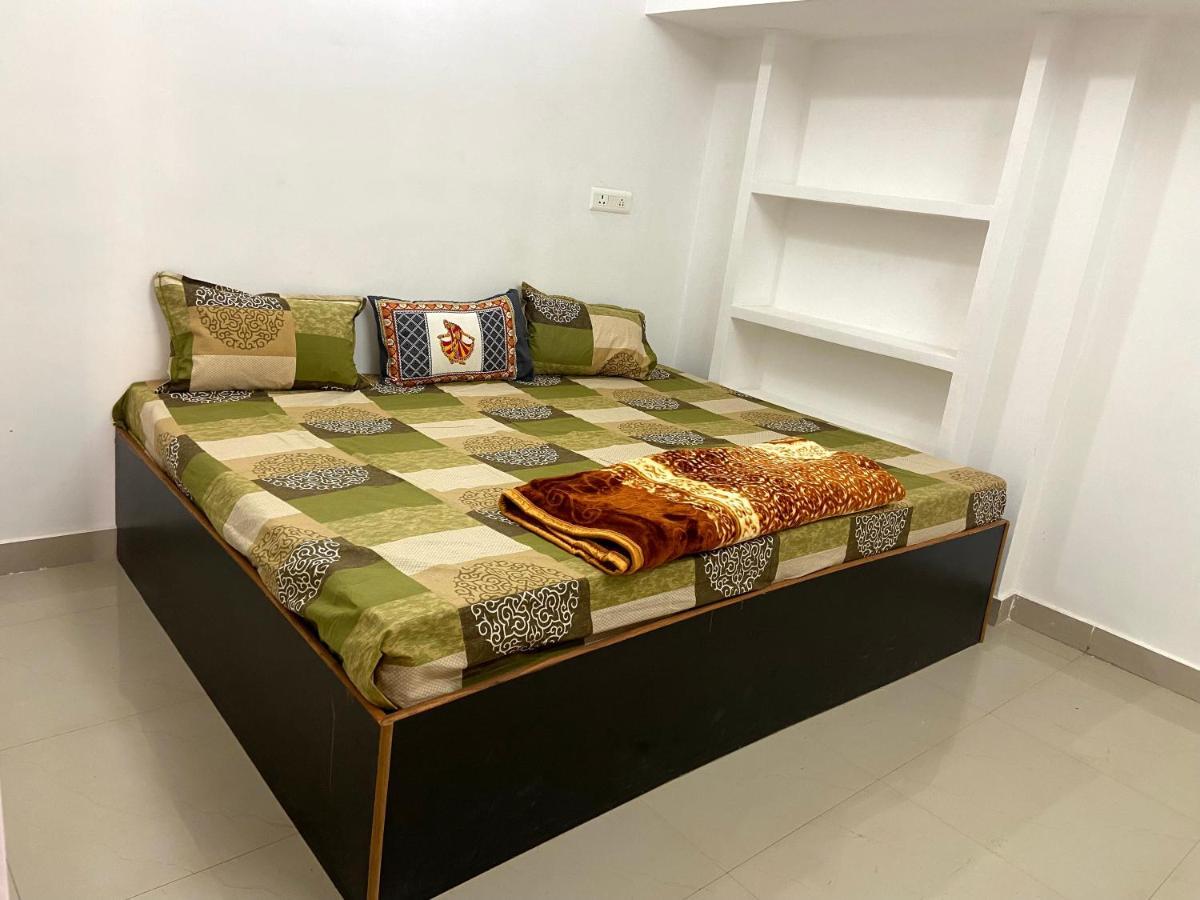 Garuda Guest House Varanasi Exteriör bild